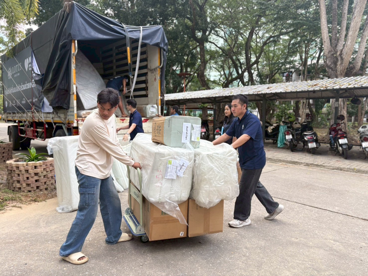 flood-relief-in-the-south9